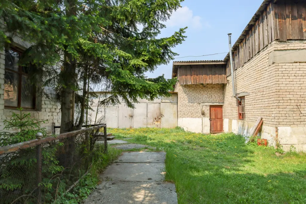 Нежилое здание, ул. Матросова