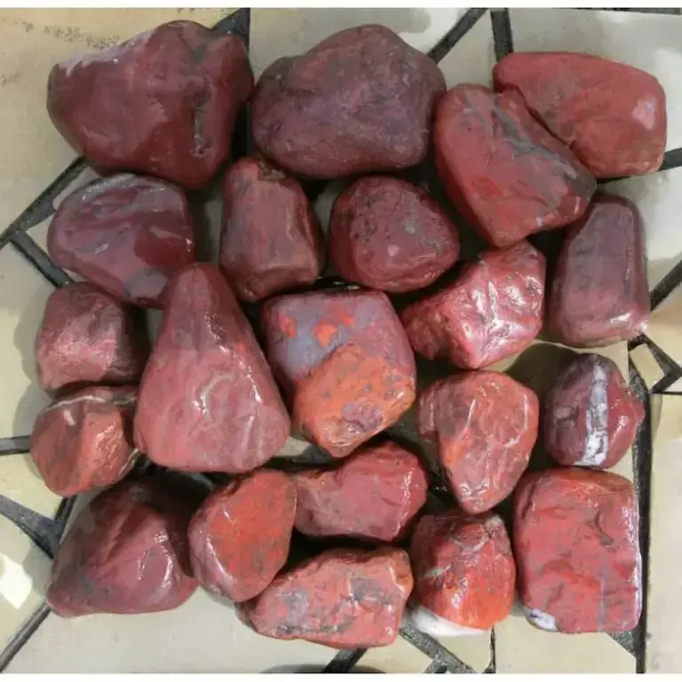 Яшма сургучная шлифованная