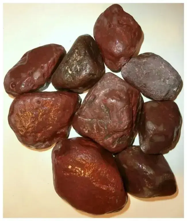 Яшма сургучная шлифованная