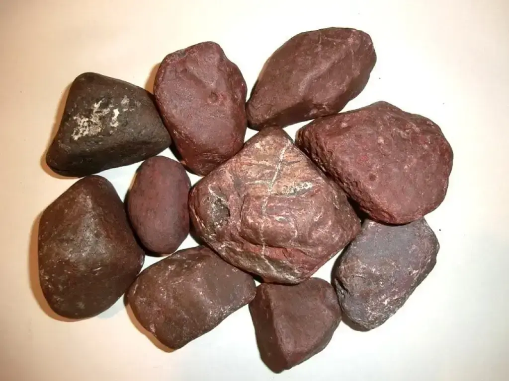 Яшма сургучная шлифованная