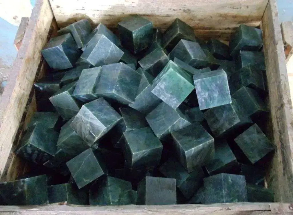 Кубики из нефрита