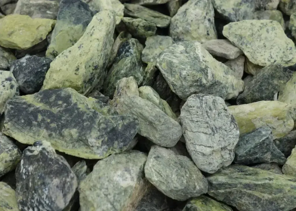 Змеевик колотый