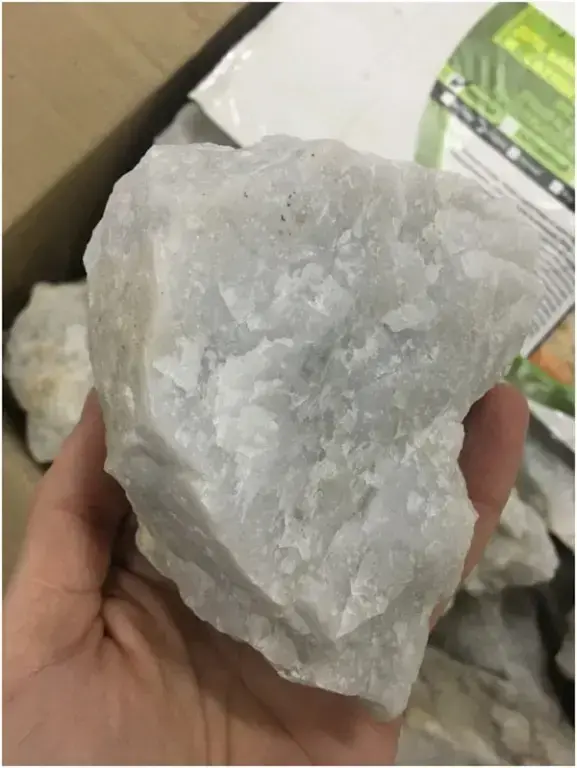 Кварц белый колотый