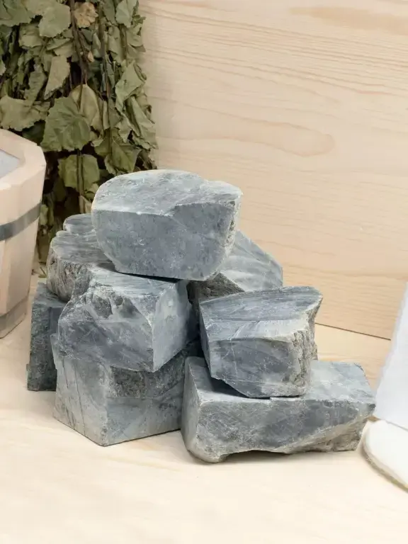 Нефрит колото-пиленный