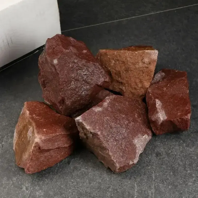 Кварцит малиновый колотый