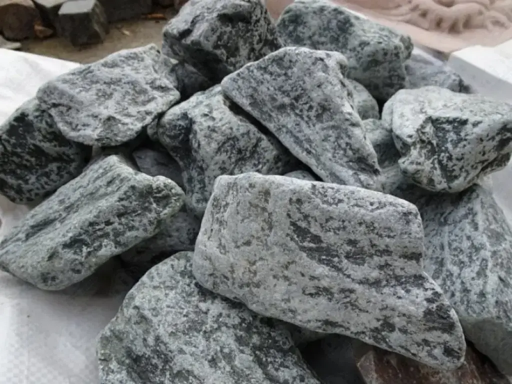 Талькохлорит шлифованный