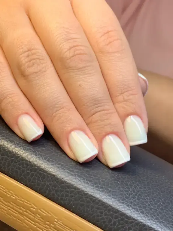 Маникюр + однотонное покрытие