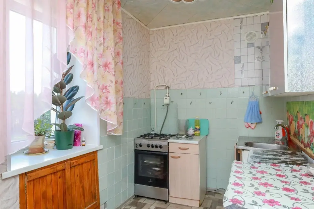 3-х ком. квартира, ул. Каолиновая, 8